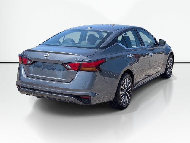 Used 2024 Nissan Altima 2.5 SV FWD image 6