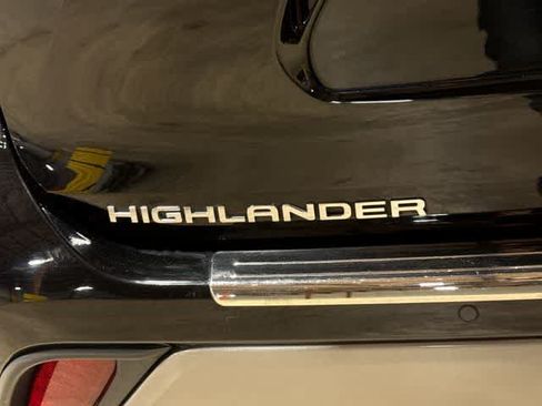 Used 2023 Toyota Highlander Platinum AWD/4WD image 28