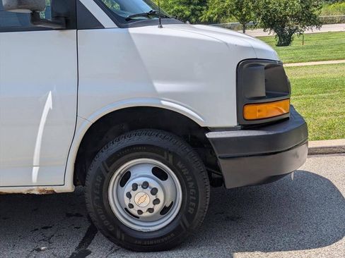 Used 2008 Chevrolet Express 3500 image 15