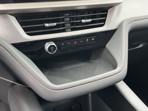 New 2026 Ford Explorer Active w/ Active Comfort Package image 18