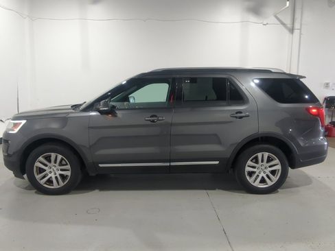 Used 2018 Ford Explorer XLT w/ Equipment Group 202A image 1