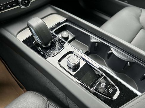 New 2025 Volvo XC60 B5 Plus w/ Protection Package Premier image 6