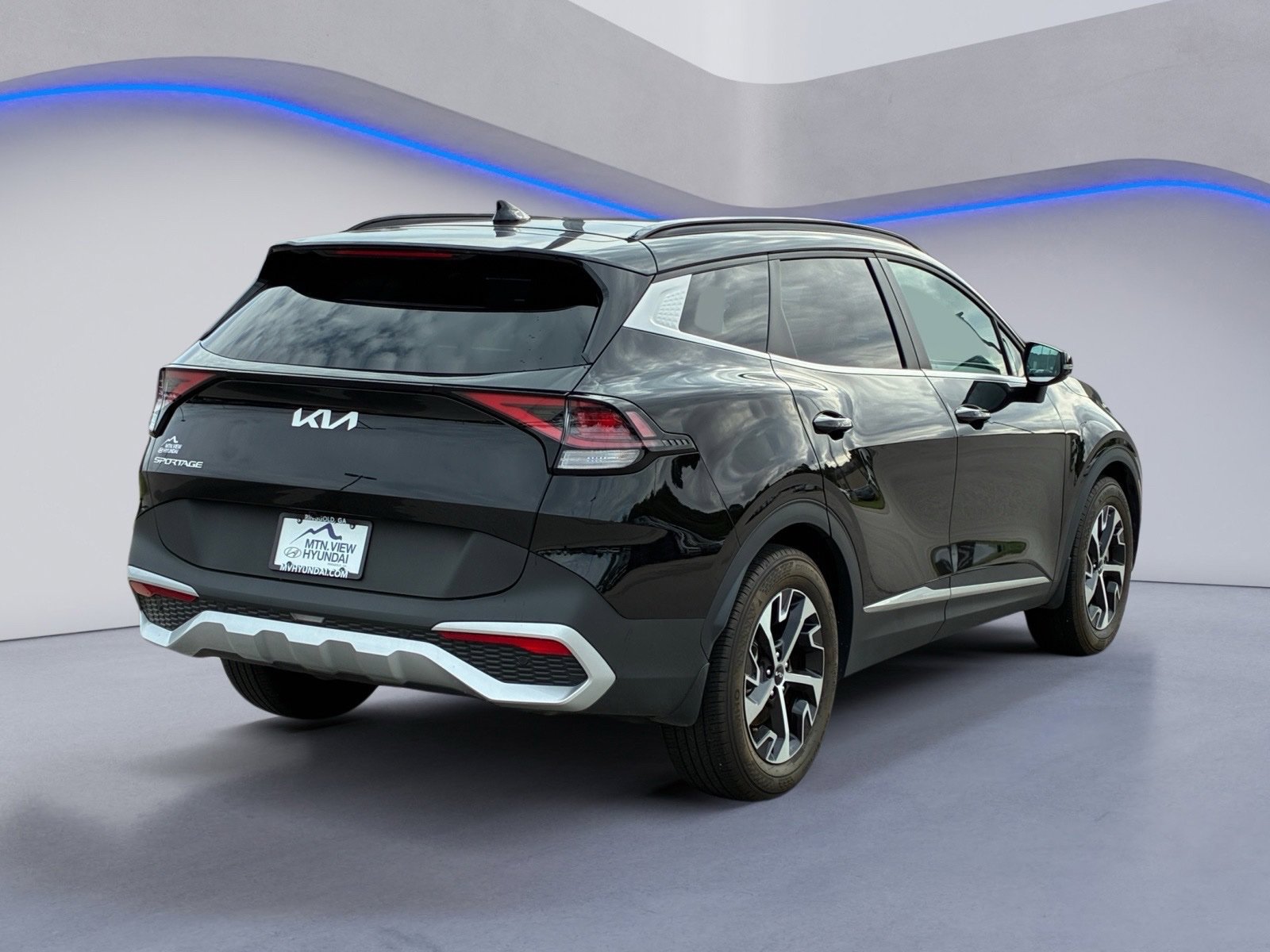 Used 2025 Kia Sportage EX w/ Premium Package FWD image 3