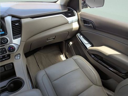 Used 2019 GMC Yukon XL SLT w/ Premium Edition RWD image 18