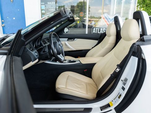 Used 2009 BMW Z4 sDrive35i RWD image 22