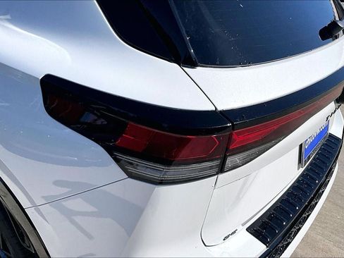 New 2026 Volkswagen Tiguan SE R-Line FWD image 30