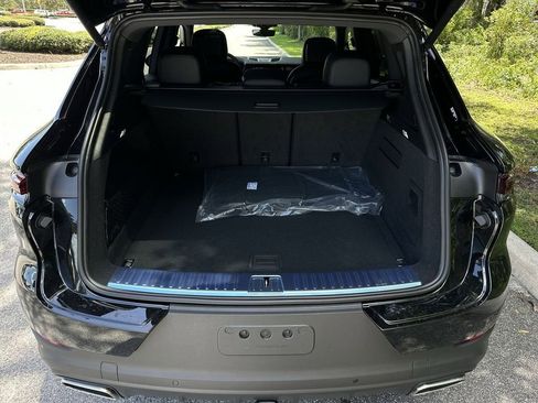 Certified 2025 Porsche Cayenne AWD/4WD image 20