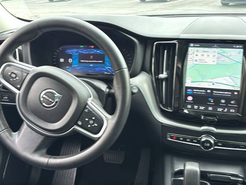 Used 2023 Volvo XC60 B5 Core w/ Climate Package AWD/4WD image 7