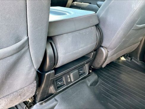 Used 2024 Chevrolet Silverado 3500 LT w/ Convenience Package AWD/4WD image 24
