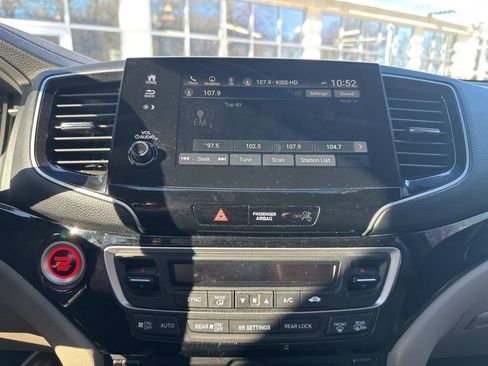 Used 2021 Honda Pilot Touring image 8