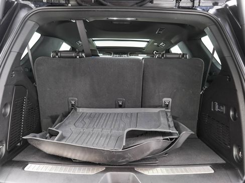Used 2025 GMC Yukon AT4 Ultimate AWD/4WD image 9