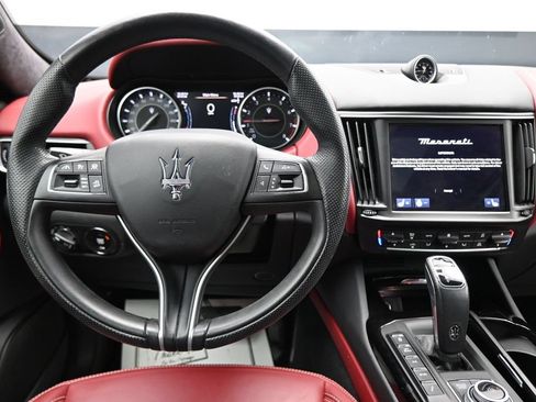 Used 2023 Maserati Levante GT AWD/4WD image 15