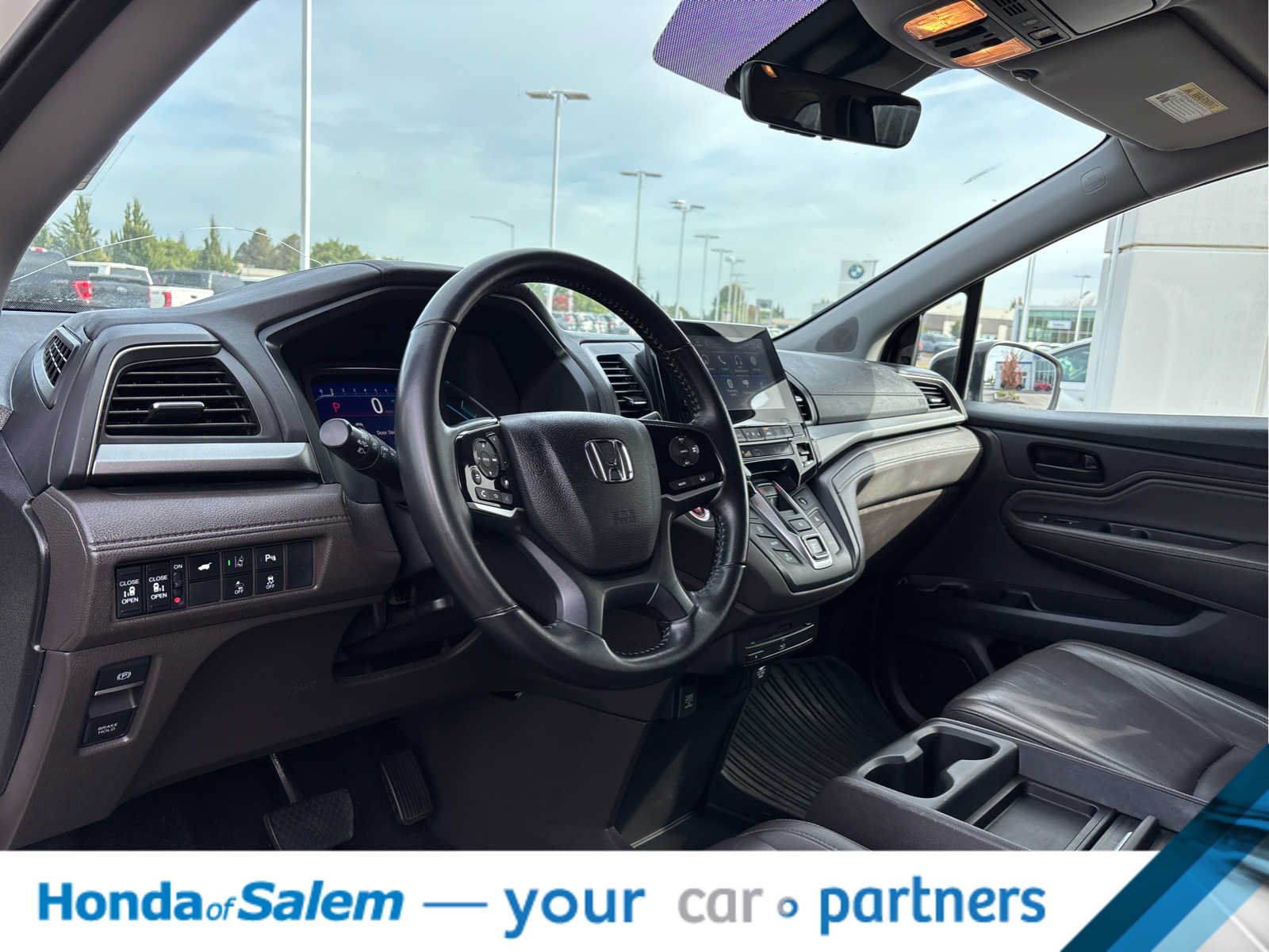Used 2018 Honda Odyssey Touring image 2