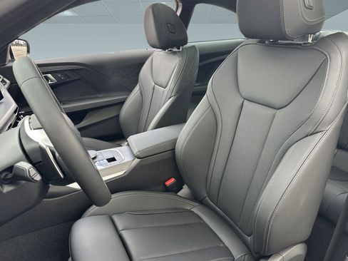 Used 2025 BMW 230i Coupe w/ Premium Package image 5