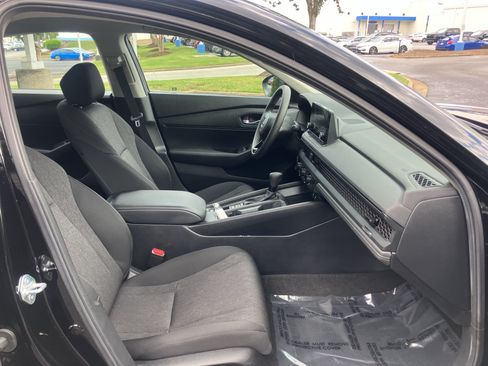 Certified 2025 Honda Accord LX image 34