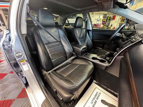 Used 2015 Toyota Camry XLE FWD image 9