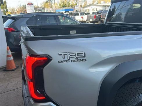 Certified 2024 Toyota Tacoma TRD Off-Road image 5