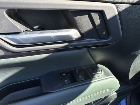 New 2026 GMC Terrain AT4 w/ LPO, Black Badging Package image 23