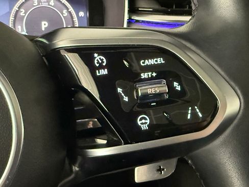 Used 2024 Jaguar F-PACE R-Dynamic S image 15