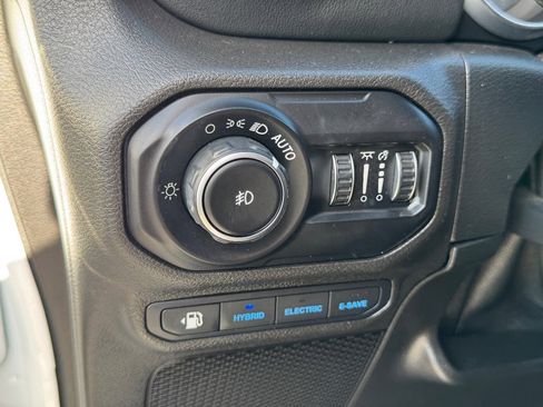 Used 2021 Jeep Wrangler Unlimited Sahara w/ Cold Weather Group image 29