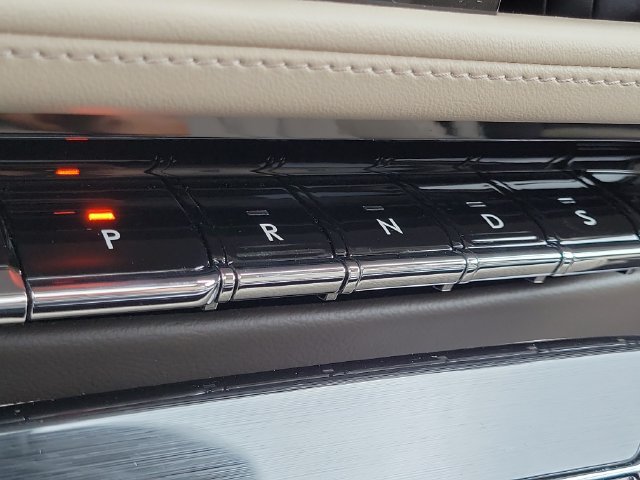 Used 2022 Lincoln Nautilus Reserve AWD/4WD image 19