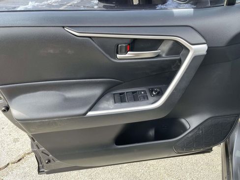 Used 2019 Toyota RAV4 XLE image 25