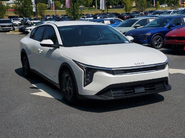 New 2026 Kia K4 FWD image 3