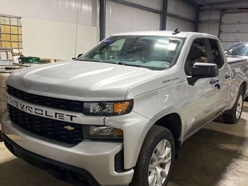 Used 2020 Chevrolet Silverado 1500 Custom w/ Custom Value Package image 1
