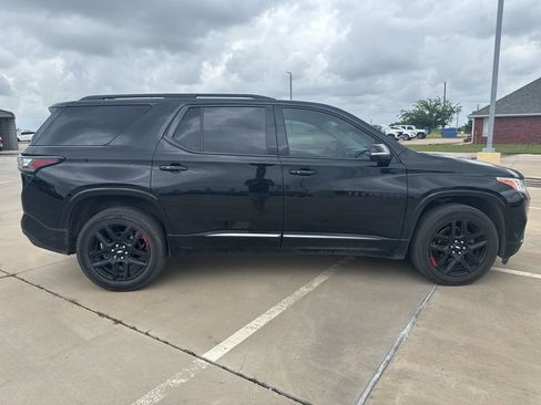Used 2020 Chevrolet Traverse Premier w/ Redline Edition FWD image 7