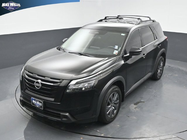 Used 2023 Nissan Pathfinder SV w/ Black Appearance Package FWD image 11