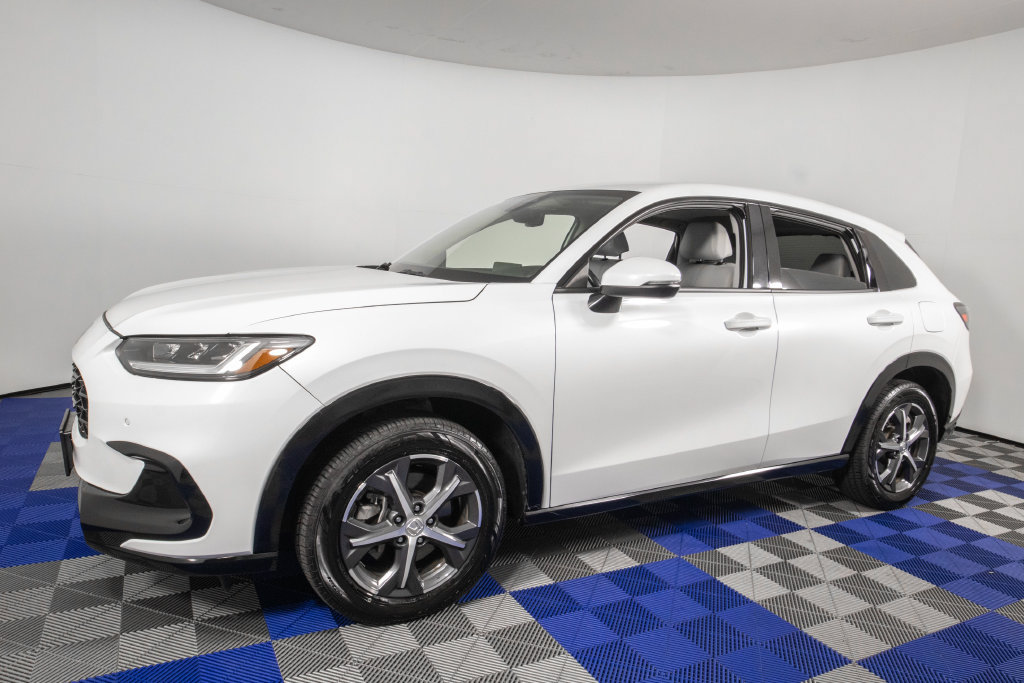 Used 2023 Honda HR-V EX-L image 2