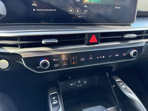 Used 2024 Kia Sorento EX image 28