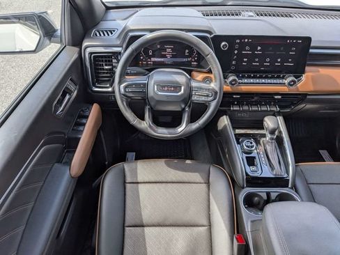 Used 2025 GMC Canyon AT4 w/ AT4 Premium Package AWD/4WD image 15