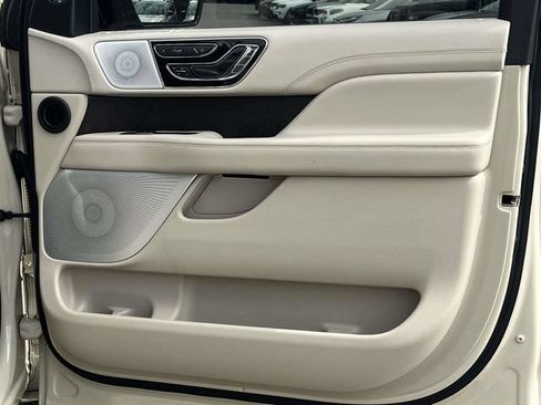 Used 2018 Lincoln Navigator L Reserve w/ Technology Package AWD/4WD image 30