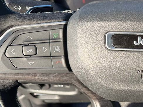 New 2026 Jeep Grand Cherokee Altitude image 38