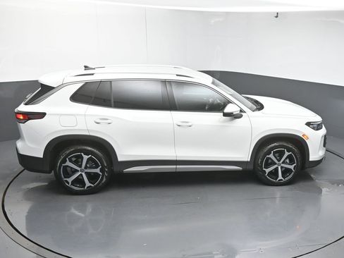 Certified 2025 Volkswagen Tiguan SE image 50