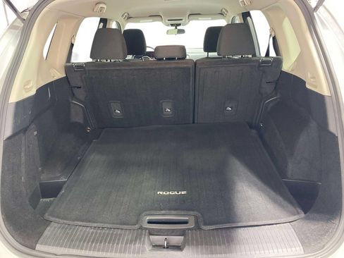Used 2024 Nissan Rogue S FWD image 11
