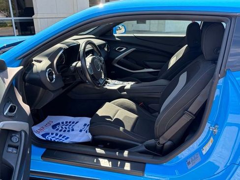 Used 2022 Chevrolet Camaro LT w/ Technology Package RWD image 15