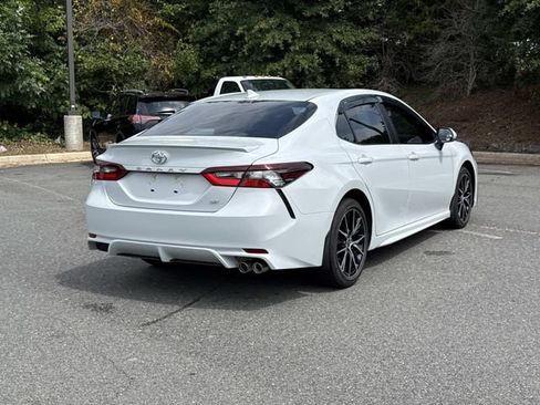Used 2023 Toyota Camry SE FWD image 2