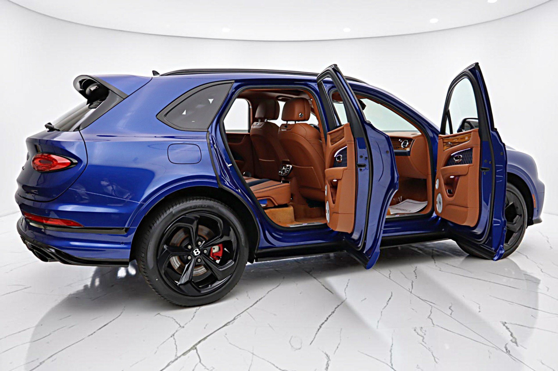 Certified 2022 Bentley Bentayga AWD/4WD image 14