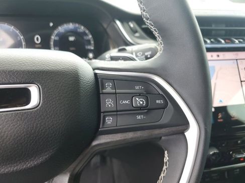 Used 2025 Jeep Grand Cherokee Limited w/ Luxury Tech Group II image 24