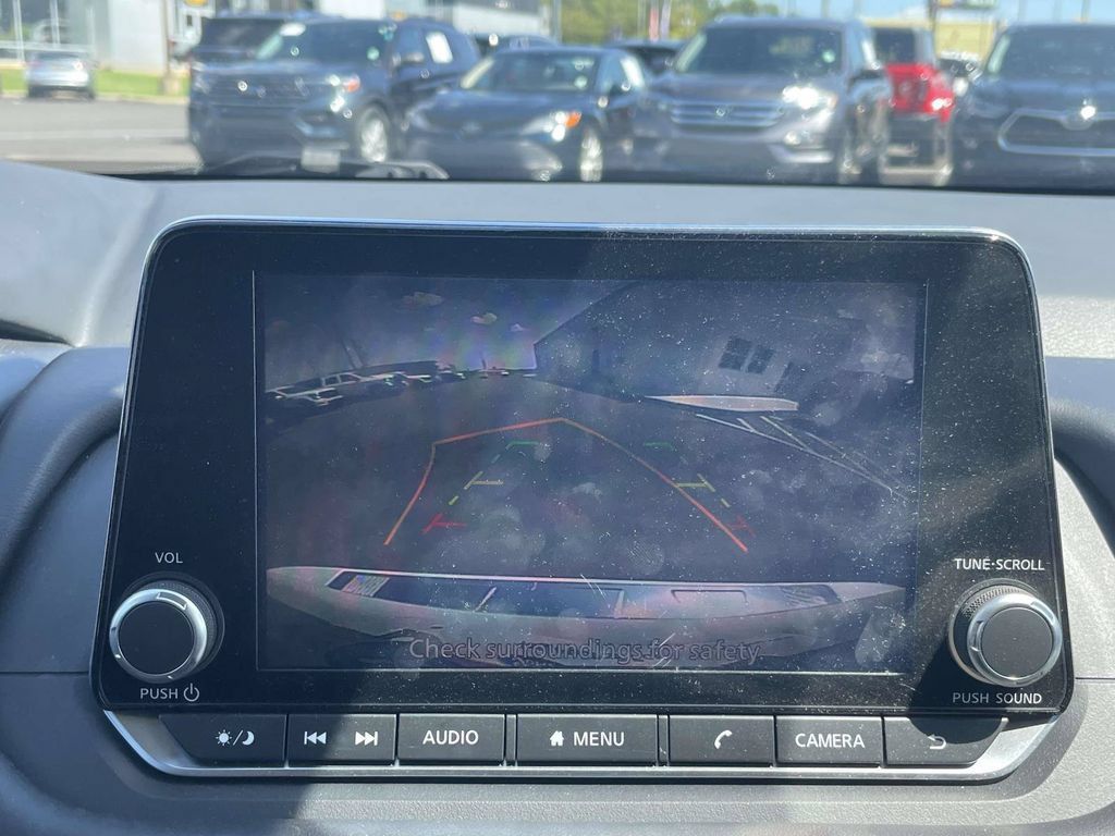 Used 2025 Nissan Rogue SV FWD image 19