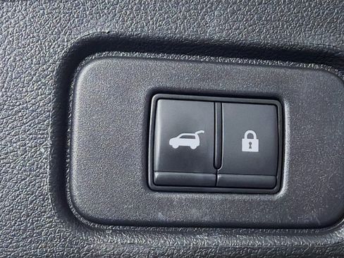 Used 2023 Nissan Pathfinder SL w/ Lighting Package (N92) FWD image 30