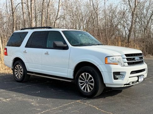 Used 2017 Ford Expedition XLT AWD/4WD image 6