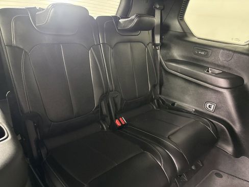 Used 2024 Jeep Grand Cherokee L Limited w/ Luxury Tech Group II AWD/4WD image 29
