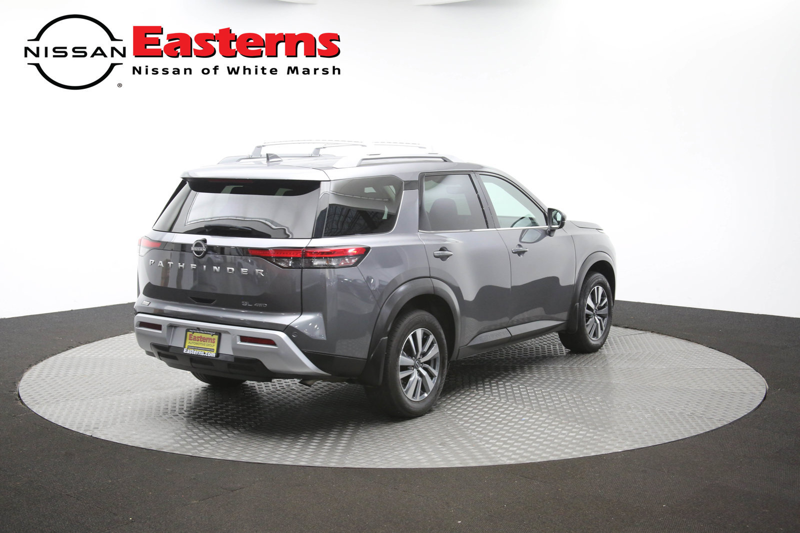 Used 2024 Nissan Pathfinder SL AWD/4WD image 43