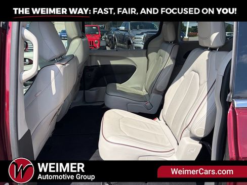 Used 2020 Chrysler Pacifica Limited FWD image 21