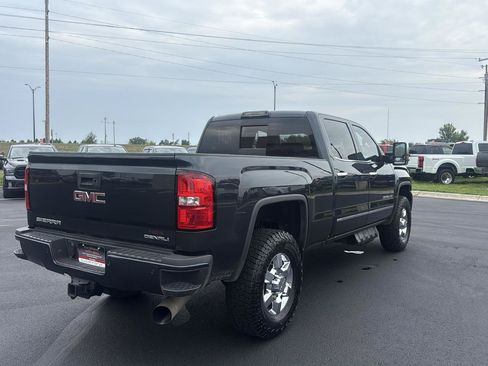 Used 2018 GMC Sierra 3500 Denali w/ Duramax Plus Package AWD/4WD image 5