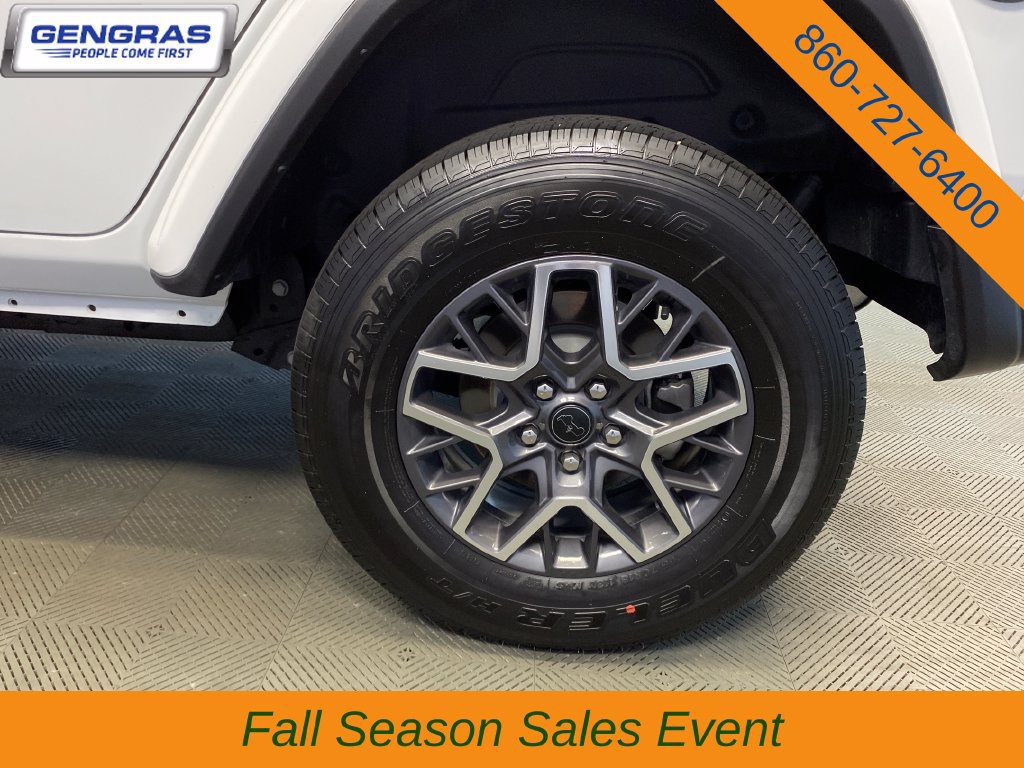 Used 2026 Jeep Wrangler Unlimited Sahara AWD/4WD image 31