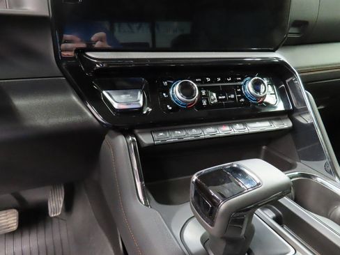 Used 2024 GMC Sierra 1500 AT4 image 65